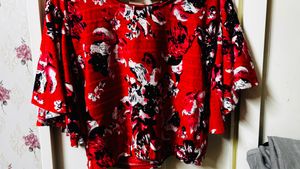 Chic Red Floral Print Bell Sleeve Top