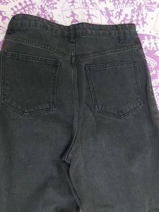 Charcoal black color baggy jeanse balloon fit
