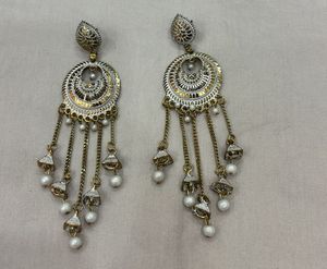 Stunning Dangle Earrings with Pearls