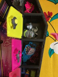 Monster High Doll Box and Accessories