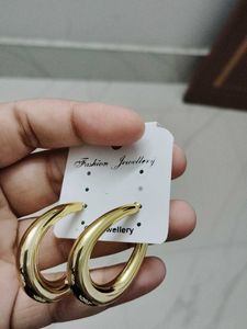 240.Chic Gold Hoop Earrings