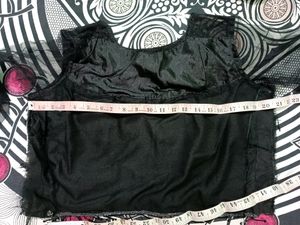 Freedelivery🥳NewSet Of Crop top Black- Whit