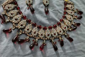 Stunning Red & Gold Jewelry Set