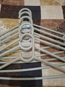 Plastic Hanger 6