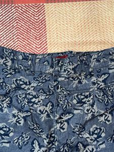 Buttoned Up knee lenght skirt