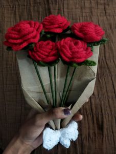 Pinterest Crochet Rose flower bouquet