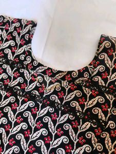 🌸 Designer Long Kurti with Back Dori Design