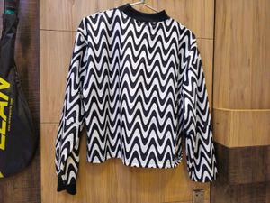 Black &amp; White Wavy Print Midi Skirt