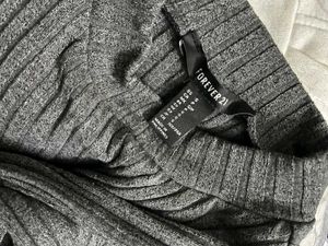Sleek Ribbed Knit Midi Dress