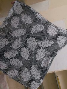 Elegant Black &amp; White Floral Print Abaya