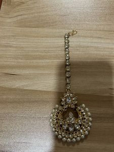 Exquisite Maangtika with Pearls &amp; Crystals