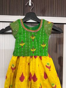pure ikkat pattu Vibrant Yellow pavada