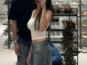 Women's Wide Leg Jeans