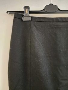 Van Heusen Size M Formal Black Skirt