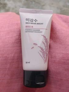 Rice water bright foaming cleanser nettoyant mouss