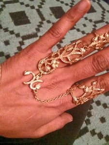 Gold-tone Linked Finger Rings