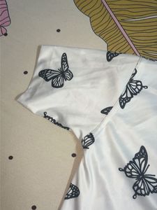 🦋 White Butterfly Print Cropped Shirt