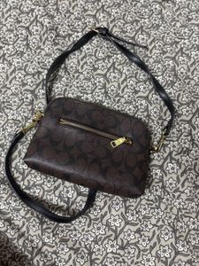 Coach Signature Crossbody Bag(first master copy)