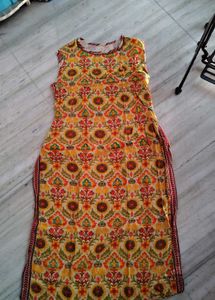 Vibrant Floral Print Sleeveless Kurta