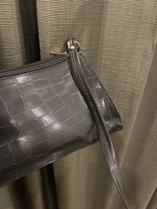 Chic Black Croc Embossed sling Bag