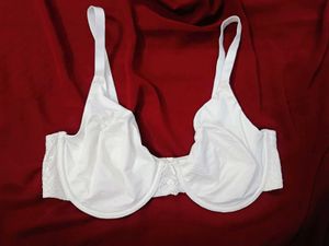 🇳🇿💫🎀White Satin Lace Trim Bra