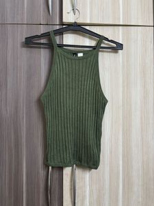 38 H&M SOLID TOP