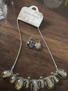 Tear Drop Pendant Necklace &amp; Earrings Set