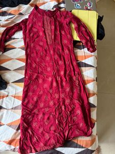combo sale there. red&amp;white kurti