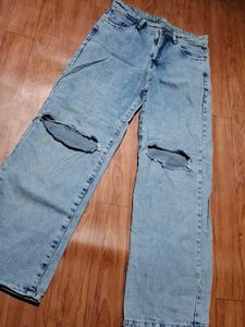 Light Wash Ripped Jeans