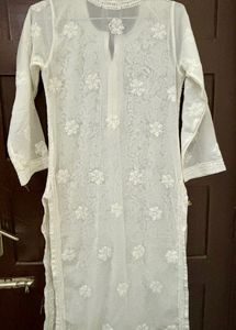 Ada Lucknowi  Embroidered Chikankari Kurta
