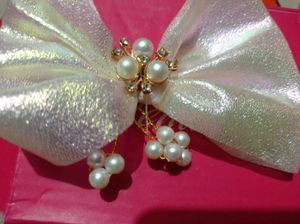 Sparkly Pearl Bow Hair Clip