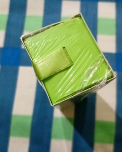 Indulgeo Essentials Cleanser