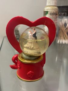 Love Show Piece