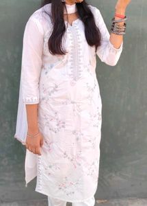Elegant White Floral Kurta Set with Dupatta
