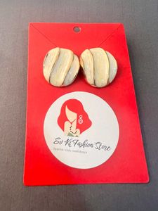 Elegant Cream & Gold Swirl Earrings