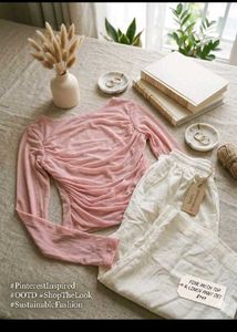 🩷Pink Long Sleeve Top