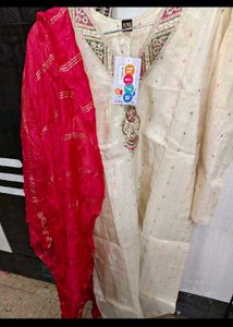 Elegant Cream Kurta Set with Pink Dupatta