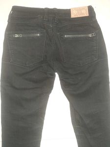 🖤 MANGO Classic Black Stretch Denim — Women