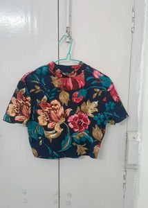 Floral Printed Crop Top 🌸