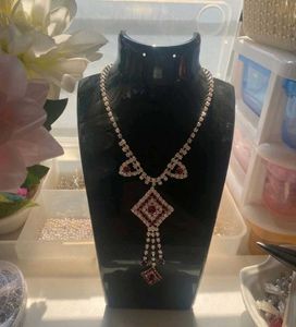 Sparkling Red and Silver Necklace Set