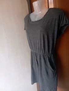 Casual Grey Knit Dress with Pockets