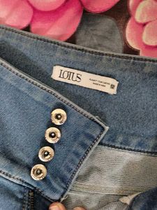 Light Wash High-Waist Denim Jeans