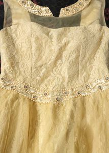 Elegant Yellow Lace Evening Gown