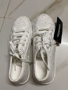 Women’s lace up shoes