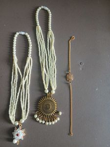 Elegant Gold Necklace