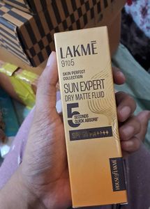 Lakme Sun Expert Dry Matte Fluid SPF 50