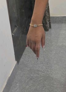 Elegant Gold Chain Bracelet with Crystal