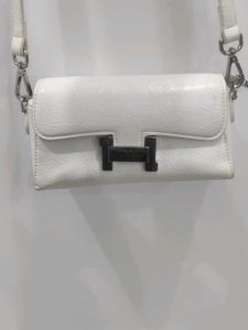 Chic White Chain Shoulder Bag