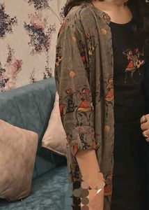 Unique Printed Ethnic crop top and shrug set
