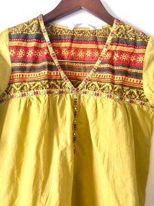 🎈NEW🎈Mustard Yellow Embroidered Short Kurti